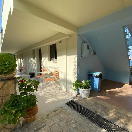 Mirovigli Family Rooms Lepedha Ngoại thất bức ảnh